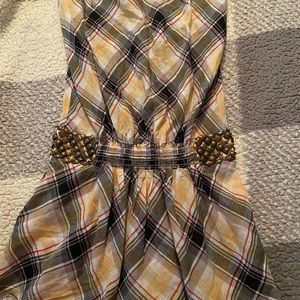 Guess staples top. Never used